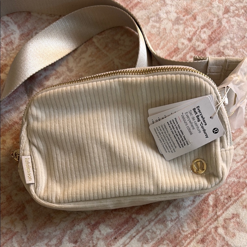 Lululemon Athletica Cream Wristlet with Ribbed Texture